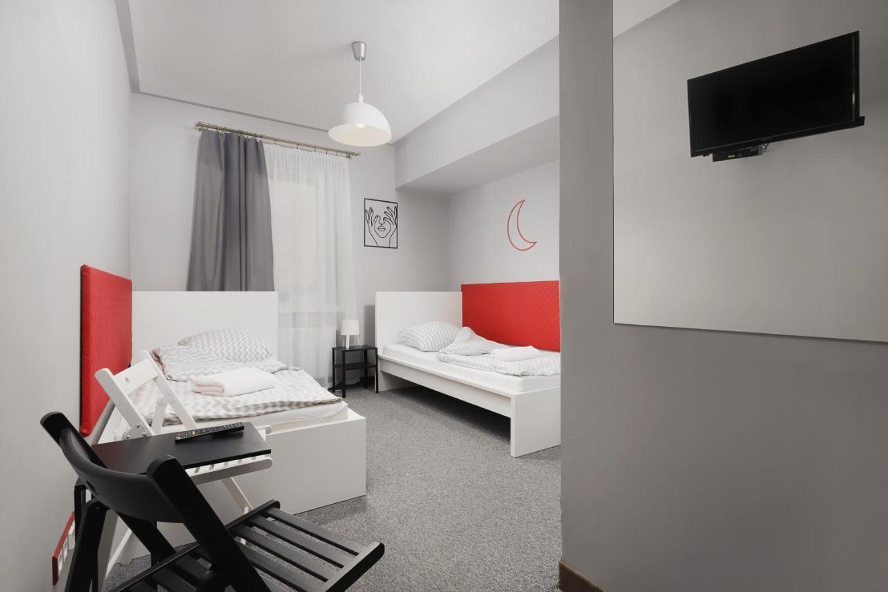 Moon Hostel *